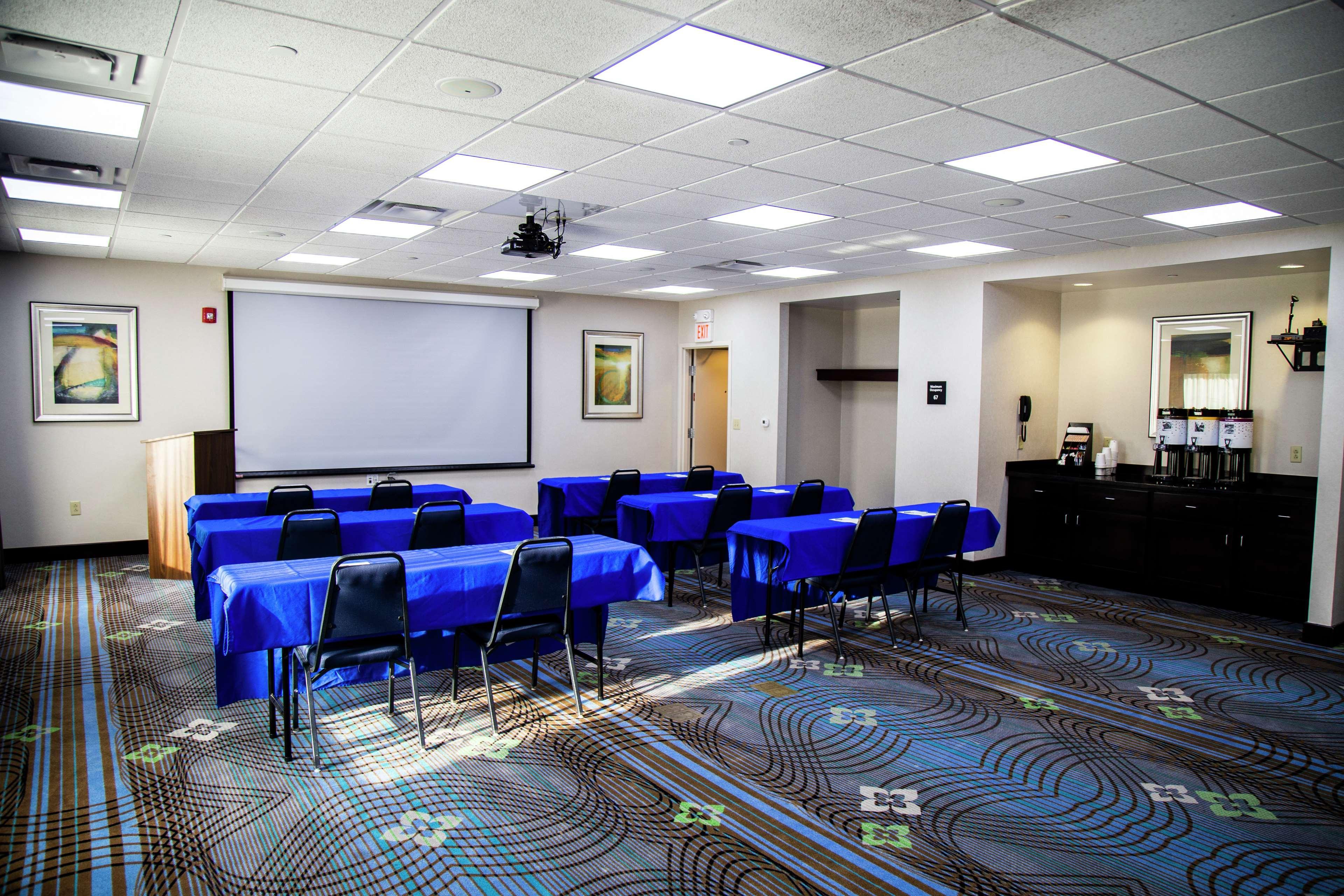 Hampton Inn & Suites Sharon West Middlesex Екстер'єр фото