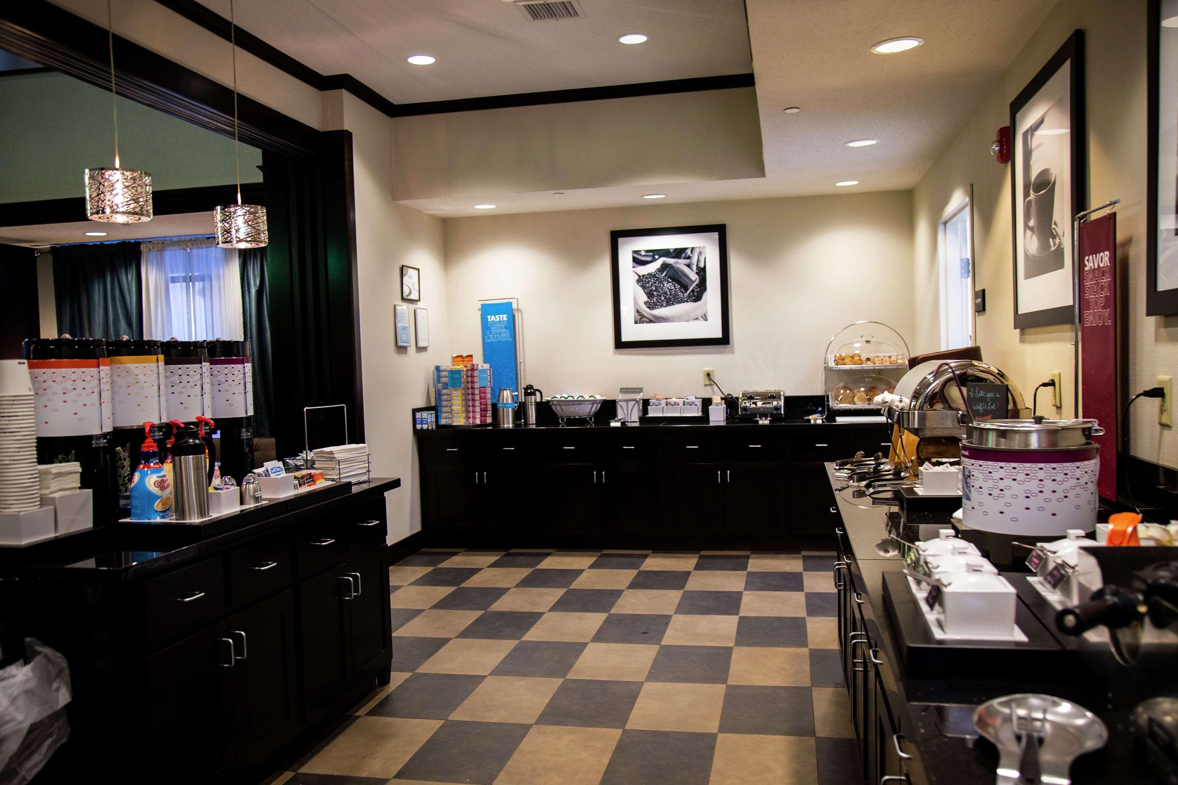 Hampton Inn & Suites Sharon West Middlesex Екстер'єр фото