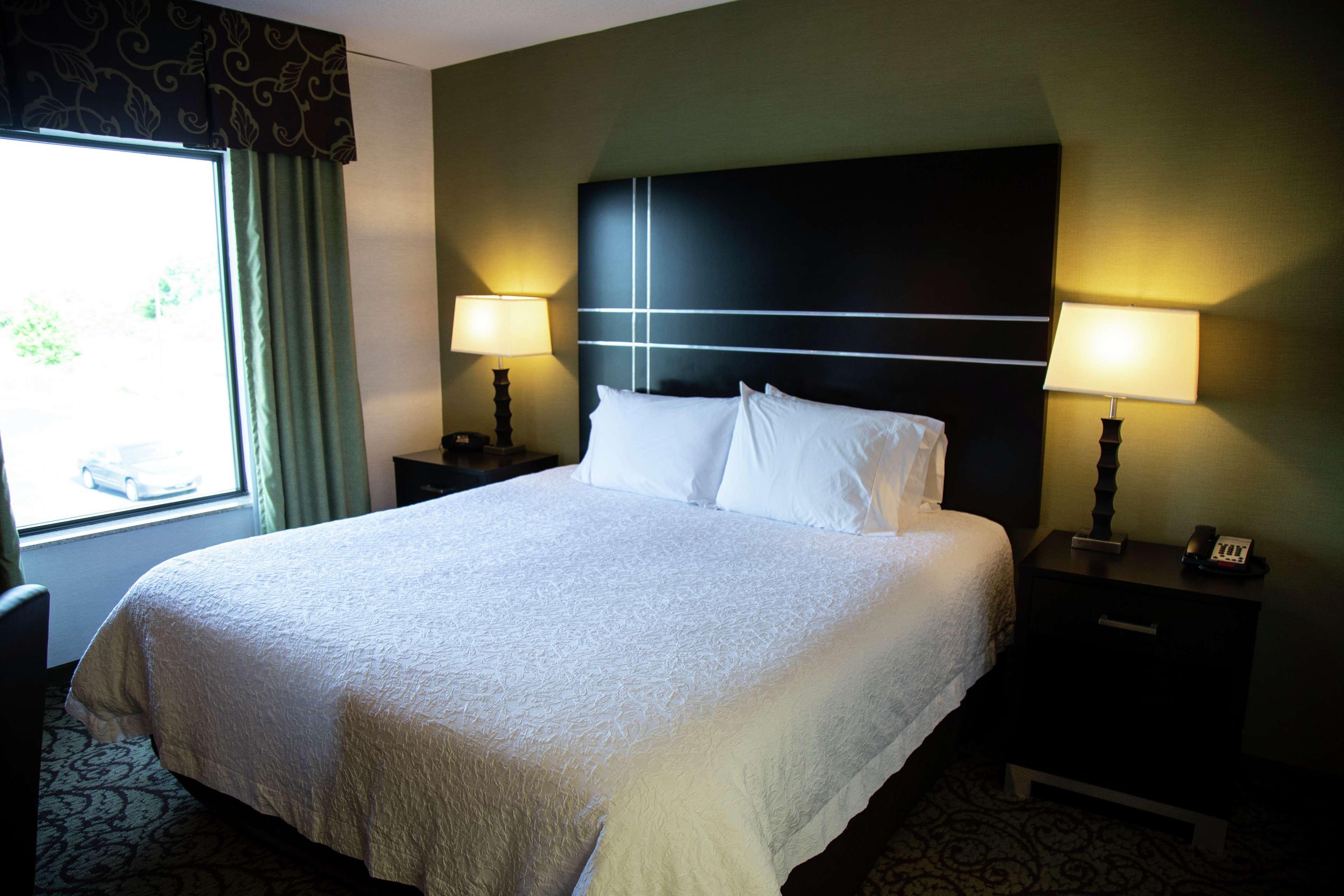 Hampton Inn & Suites Sharon West Middlesex Екстер'єр фото